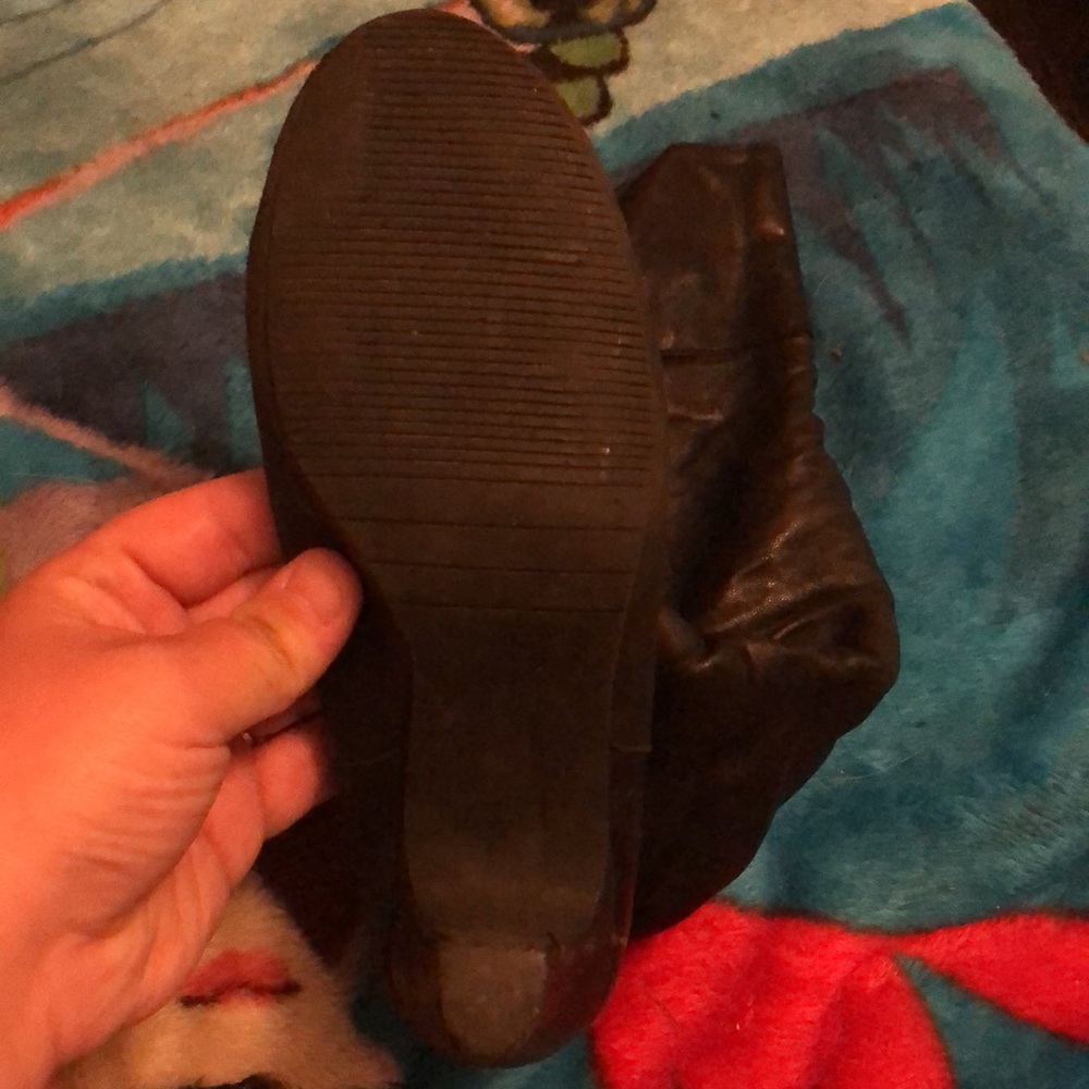 Boots - Picture 2 of 3